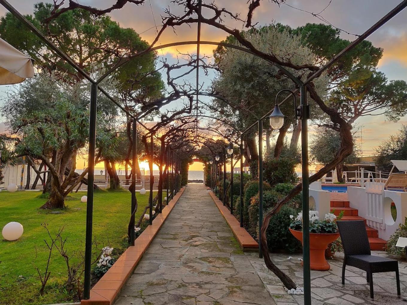 Hotel Eden Park Diano Marina Zewnętrze zdjęcie