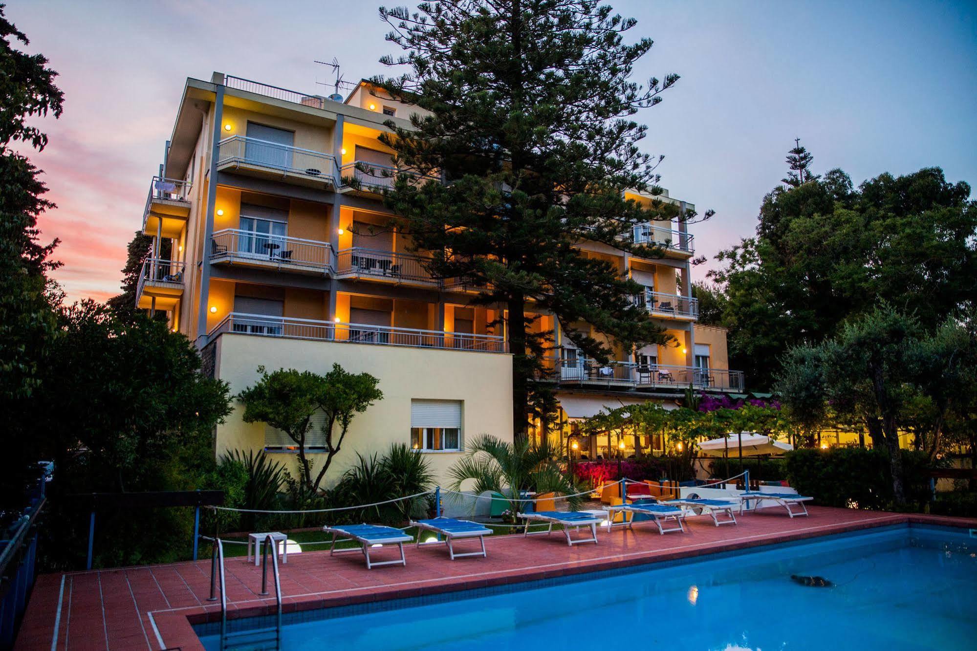 Hotel Eden Park Diano Marina Zewnętrze zdjęcie